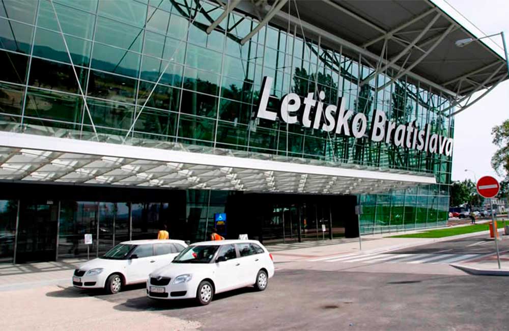 Как добраться до города с международного аэропорта Братиславы? 