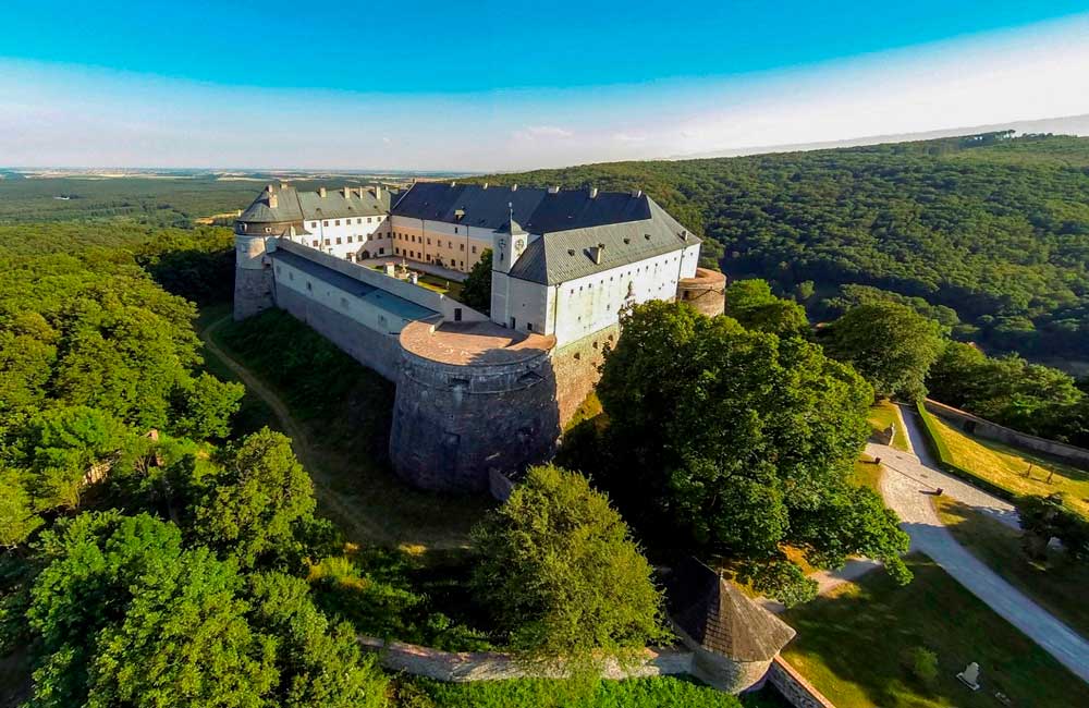 Замок Червени-Камень в Словакии: история, экскурсии