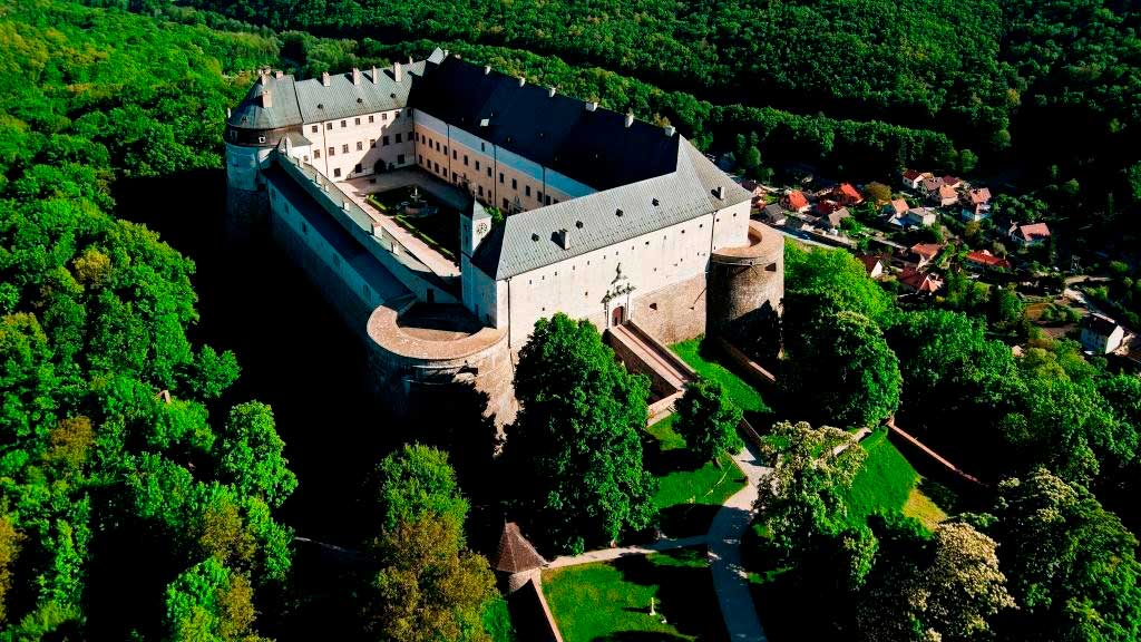 Замок Червени-Камень в Словакии: история, экскурсии