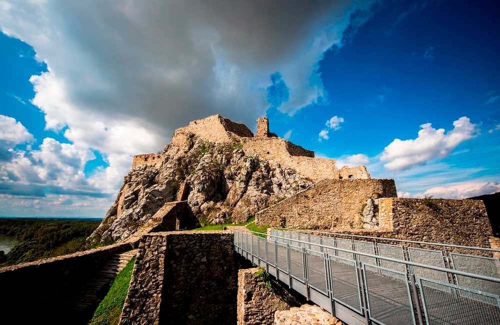 Замок Девин в Словакии: история, описание