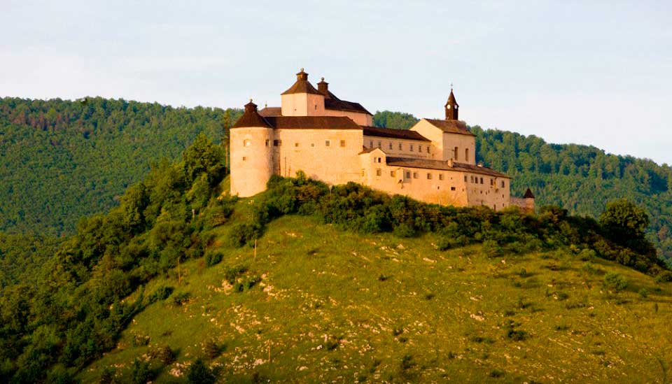 Замок Красна Горка в Словакии: история, экспозиция, адрес